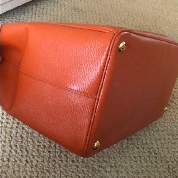 Authentic Beautiful Prada tote. - Picture 6 of 8